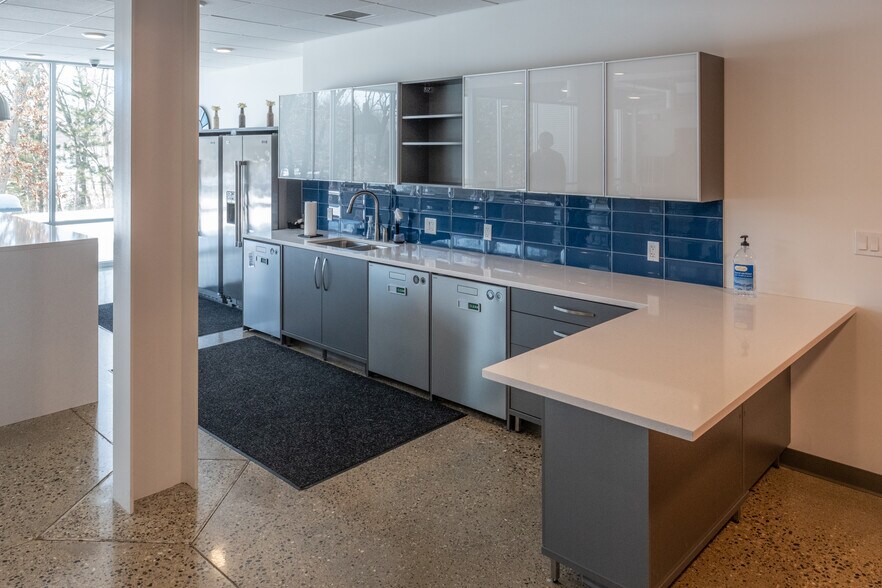 More Photos Of 3280 Evergreen Dr NE, Grand Rapids Medical For Sale