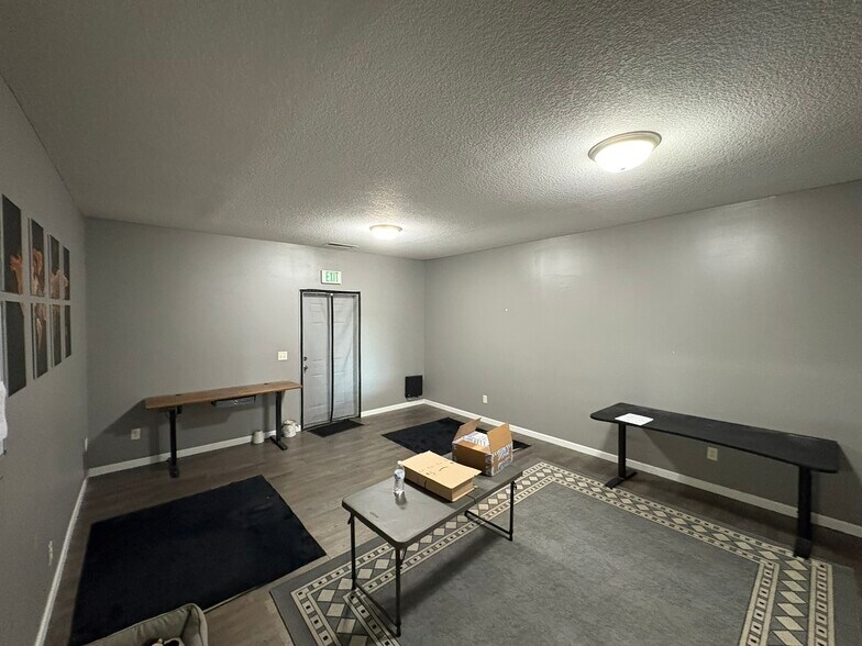 More Photos Of 10534-10536 Coldwater Rd, Fort Wayne Office For Sale