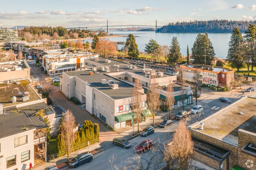 More Photos Of 1571 Bellevue Av, West Vancouver Office For Lease