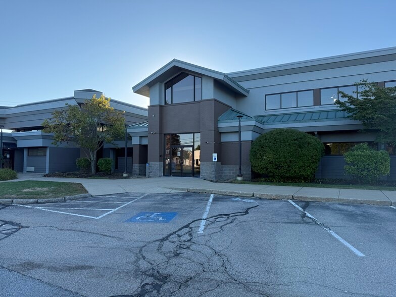 More Photos Of 100 Borthwick Ave, Portsmouth Office For Lease