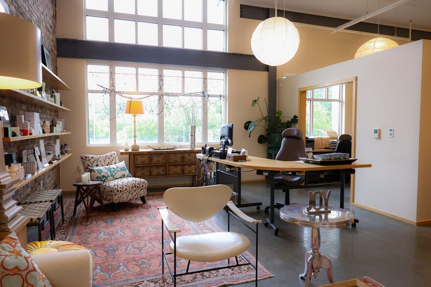 More Photos Of 10940 Raven Ridge Rd, Raleigh General Retail For Sale