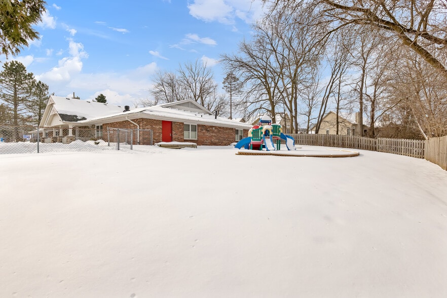 More Photos Of 5758 Cooley Lake Rd, Waterford Daycare Center For Sale