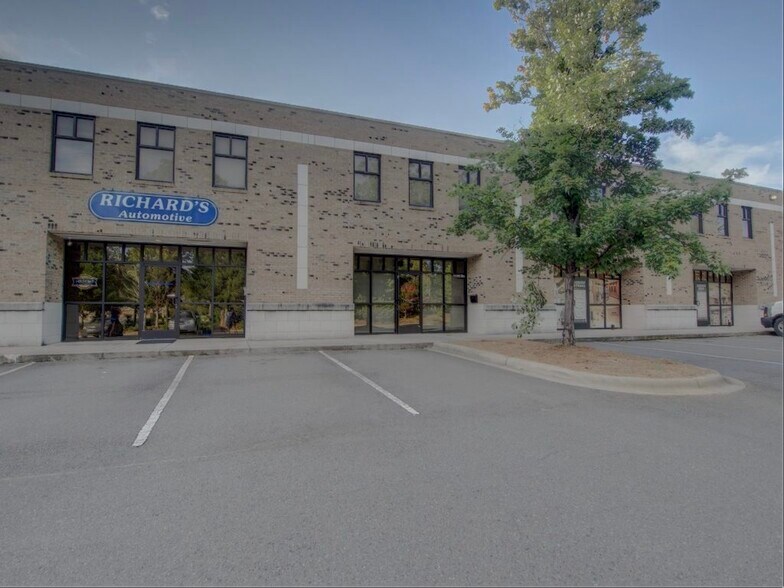 More Photos Of 1000 Van Buren Ave, Indian Trail Flex For Lease