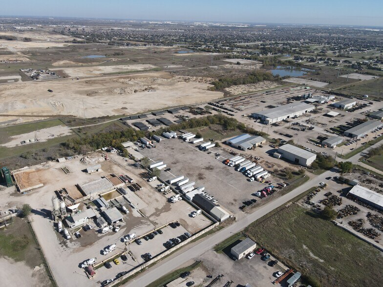 More Photos Of 1732 E Hicks Field Rd, Fort Worth Land For Sale