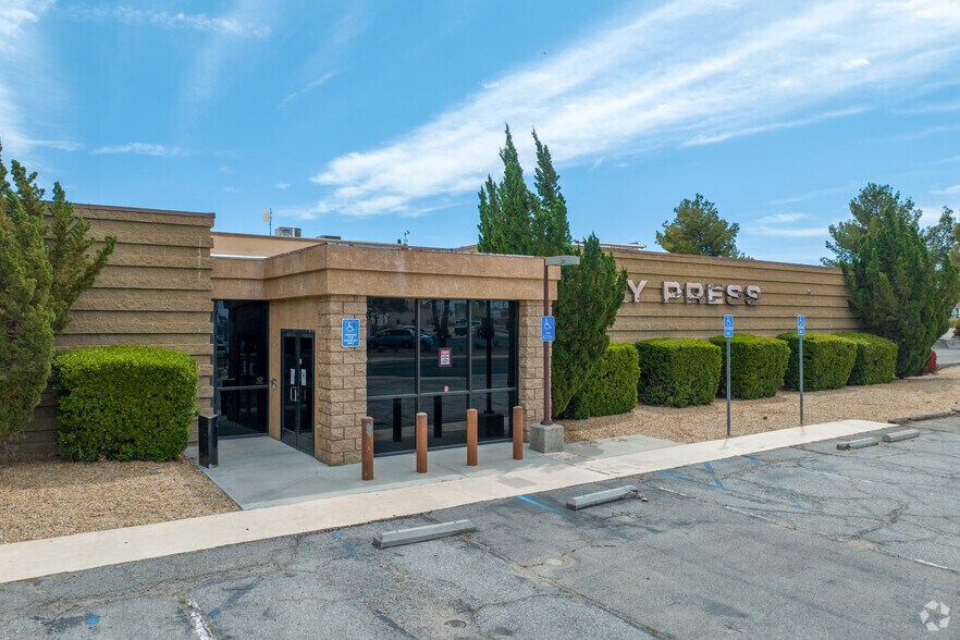 More Photos Of 13843-13875 Park Ave, Victorville Office For Lease