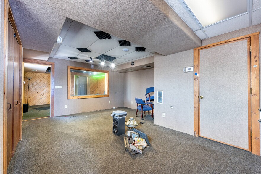 More Photos Of 6 S Smithville Rd, Dayton Office For Sale