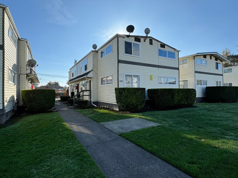 More Photos Of 255 Beech St, Longview Apartments For Sale