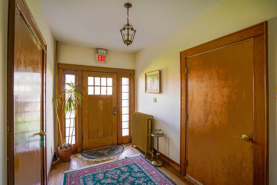 More Photos Of 142 Oak Tree Ave, South Plainfield Office For Lease