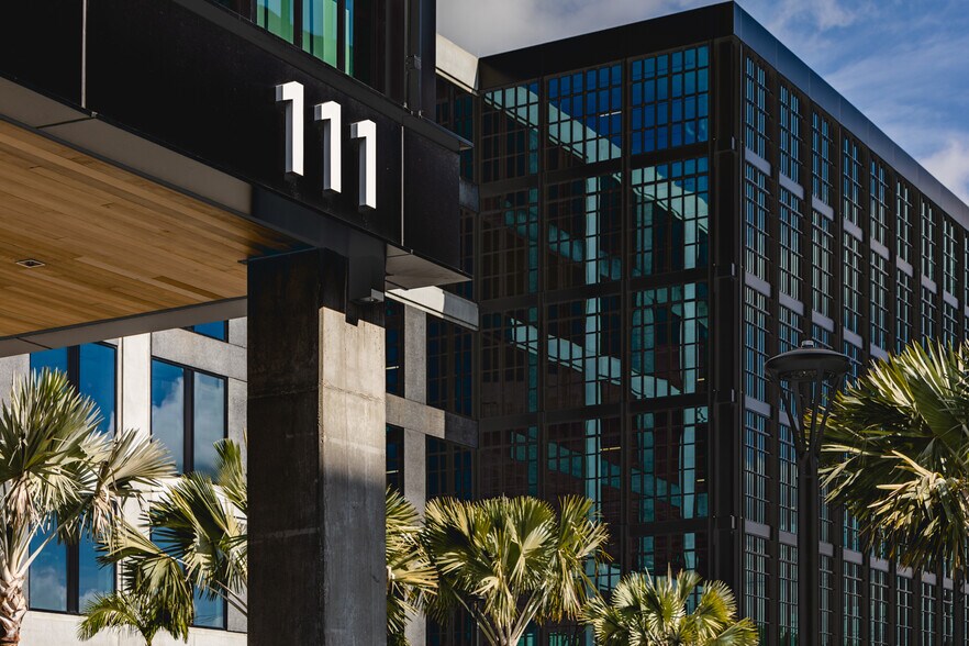 More Photos Of 111 W Oak Ave, Tampa Office For Lease