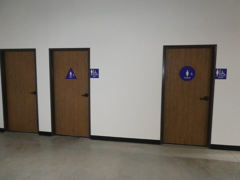 More Photos Of 6000 San Fernando Rd, Glendale Warehouse For Lease