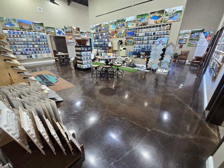 More Photos Of 13318 Western Oak Dr, Helotes Storefront Retail Office For Sale