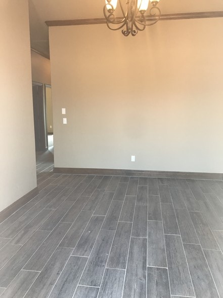 More Photos Of 17236 N May Ave, Edmond Office For Sale