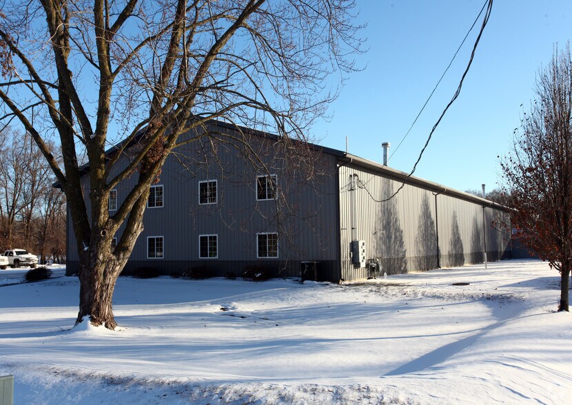 More Photos Of 773 NE 47th Pl, Des Moines Warehouse For Sale