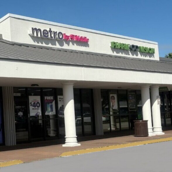 More Photos Of 18600-18760 NW 67th Ave, Miami Lakes Unknown For Lease