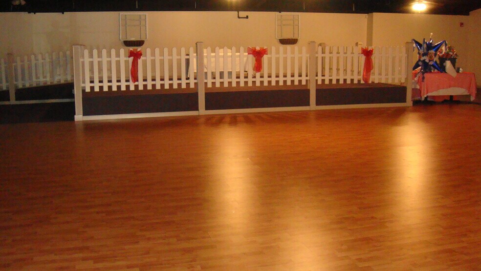 More Photos Of 335 College Ave, Boiling Springs Restaurant For Lease