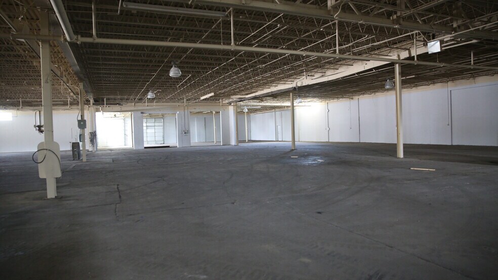 More Photos Of 845 Harrisburg Pike, Columbus Warehouse For Lease