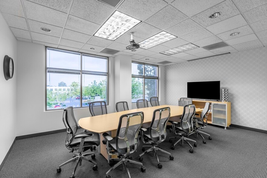 More Photos Of 1902 Wright Pl, Carlsbad Coworking Space