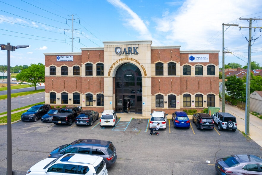 More Photos Of 6050 Greenfield Rd, Dearborn Medical For Lease