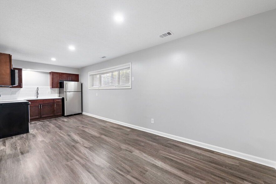 More Photos Of 706 E 139th St, Kansas City Apartments For Sale