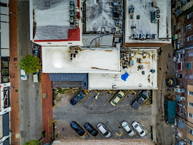 More Photos Of 111 W Congress St, Savannah Storefront Retail Office For Sale
