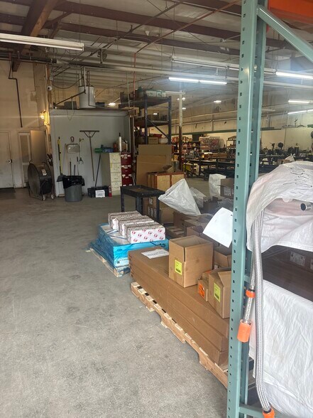 More Photos Of 6702 Central Avenue Pike, Knoxville Industrial For Lease