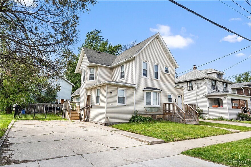 Primary Photo Of 315 Pine St, Joliet Apartments For Sale