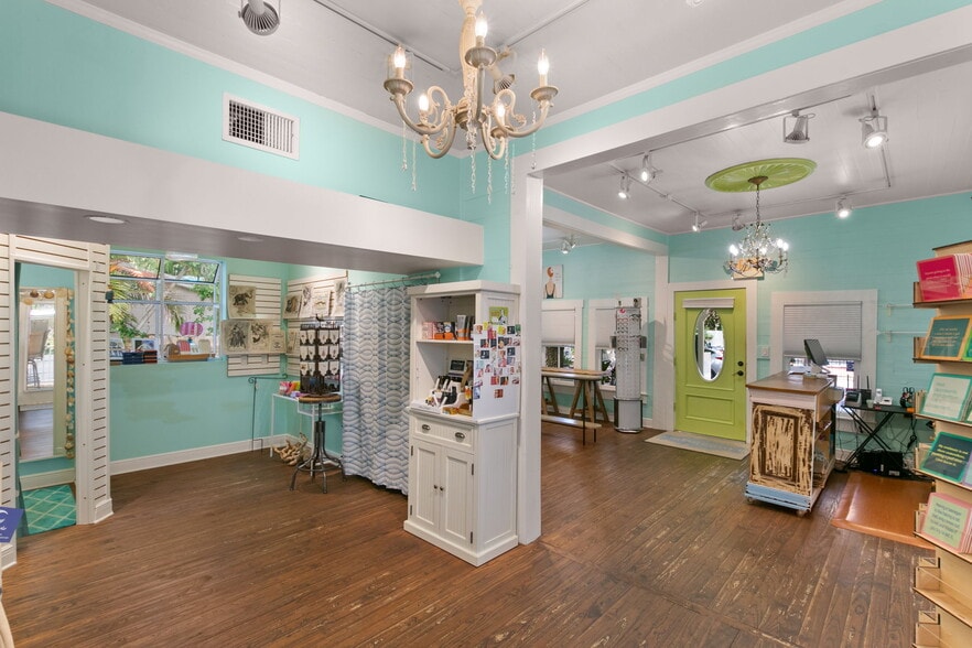 More Photos Of 135 4th Ave N, Safety Harbor Freestanding For Sale