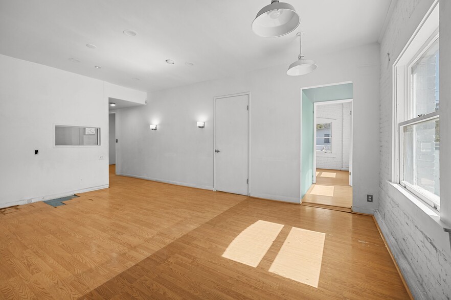 More Photos Of 2917-2921 Main St, Santa Monica Storefront Retail Office For Lease