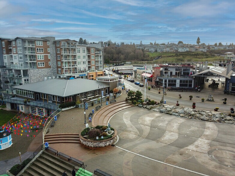 More Photos Of 5058 Main St, Tacoma General Retail For Lease