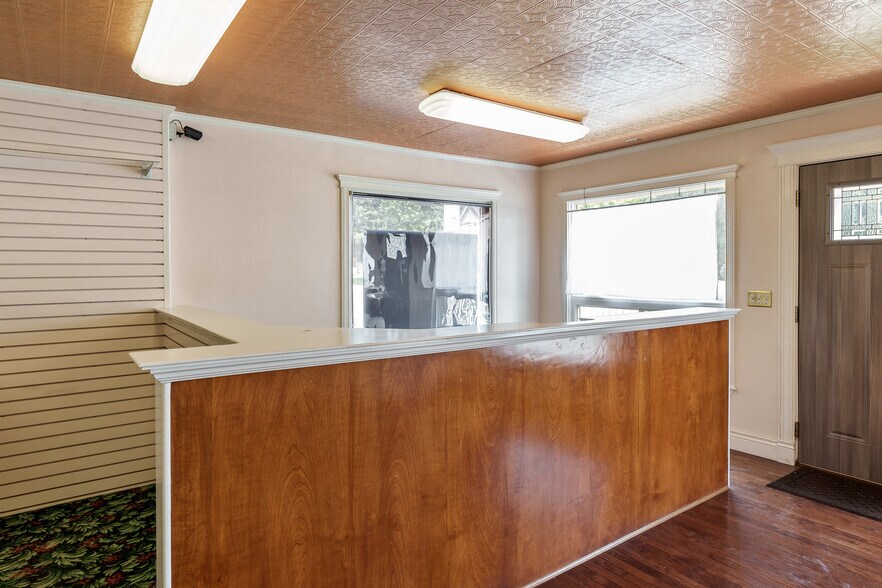 More Photos Of 1321 W Court St, Janesville Apartments For Sale