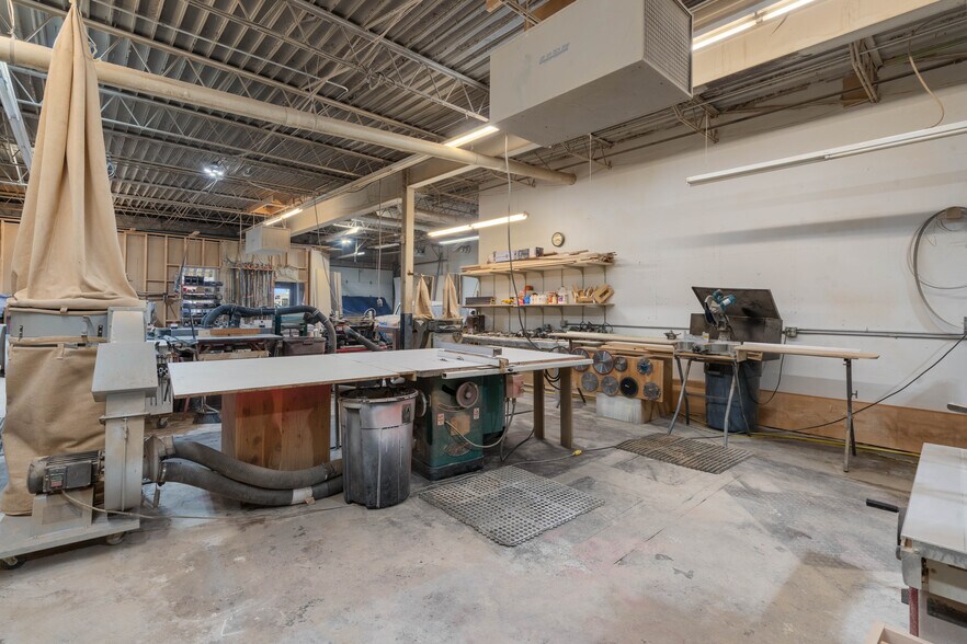 More Photos Of 1510 Hughitt Ave, Superior Manufacturing For Sale