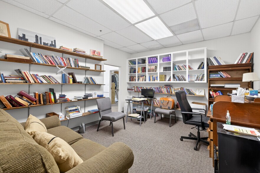 More Photos Of 3005 Lenora Church Rd, Snellville Office For Sale