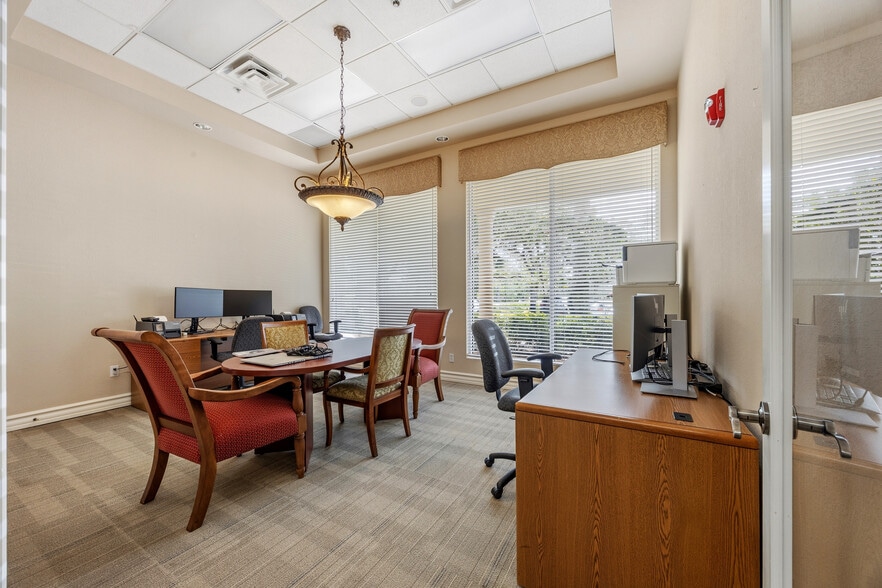 More Photos Of 8200 Health Center Blvd, Bonita Springs Unknown For Lease
