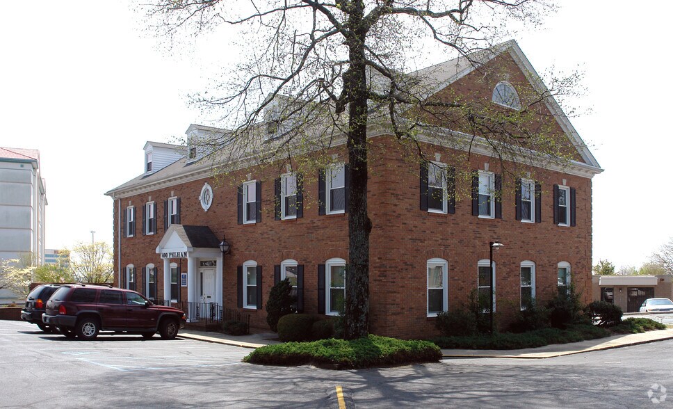More Photos Of 400 Pelham Rd, Greenville Office For Lease