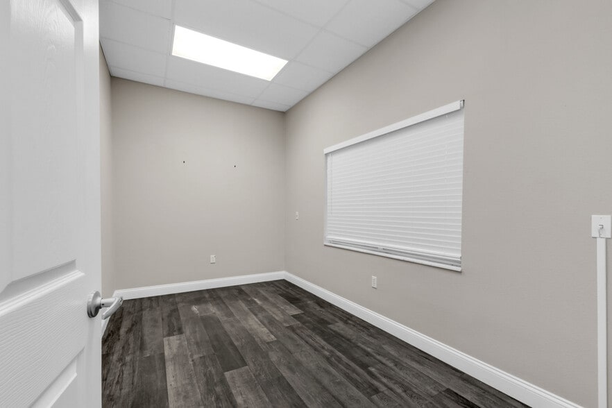 More Photos Of 2421 Shreve St, Punta Gorda Office For Lease