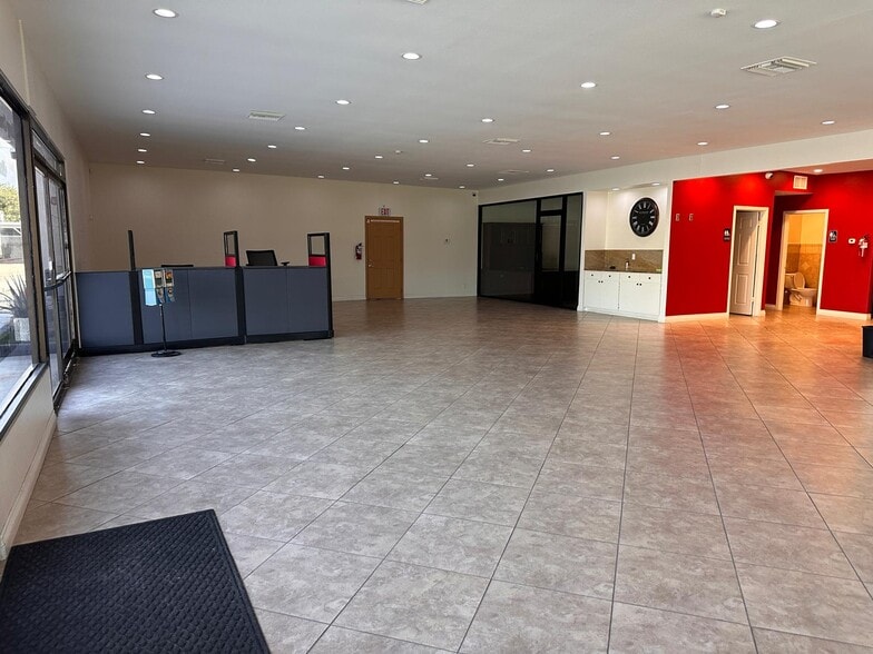 More Photos Of 83197 Requa Ave, Indio Auto Dealership For Sale