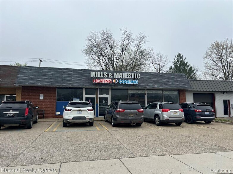 Primary Photo Of 15210 Middlebelt Rd, Livonia Freestanding For Sale