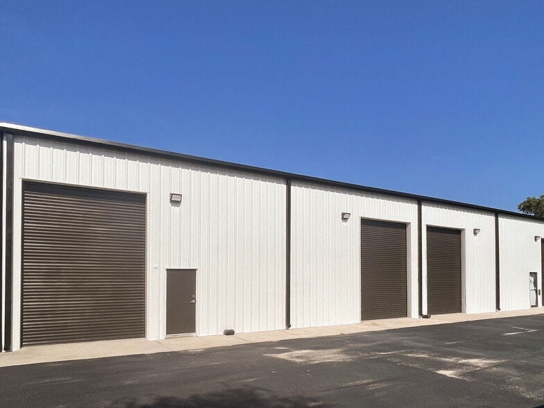 Primary Photo Of 208 14th St N, Saint Petersburg Warehouse For Lease