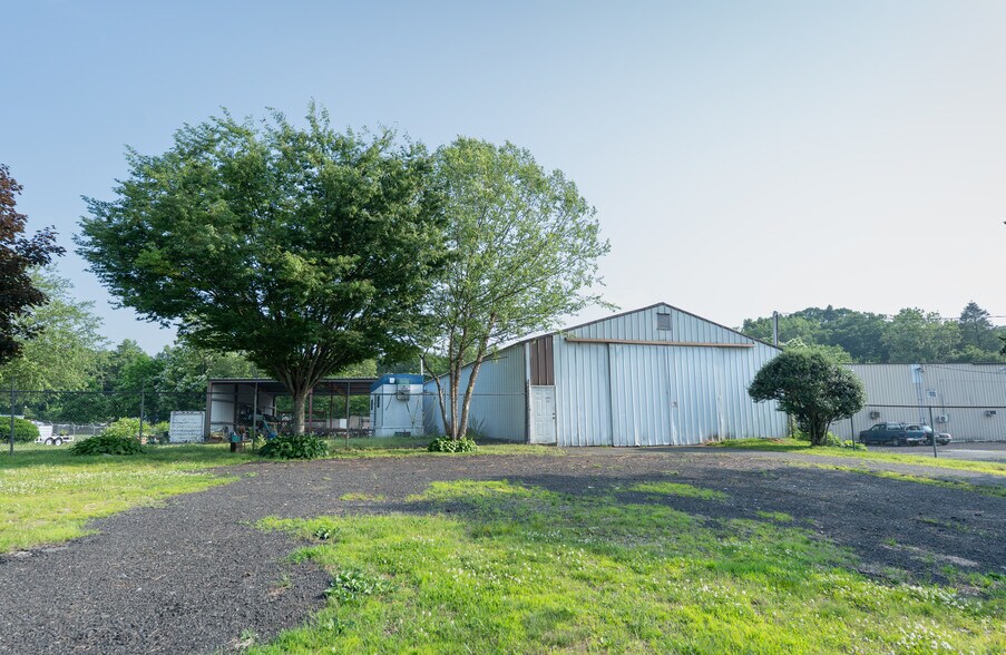 More Photos Of 130 Day St, Seymour Warehouse For Lease