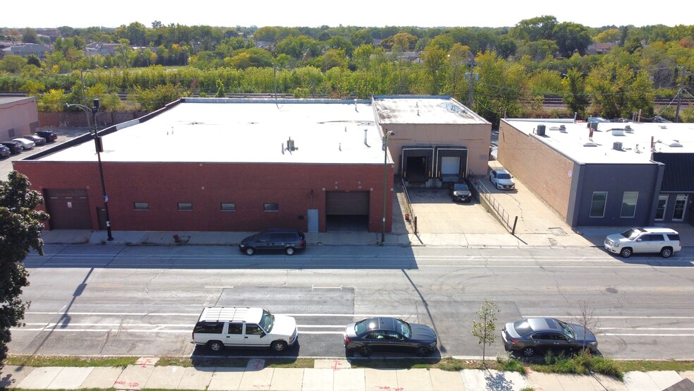 Primary Photo Of 5328 N Northwest Hwy, Chicago Warehouse For Sale