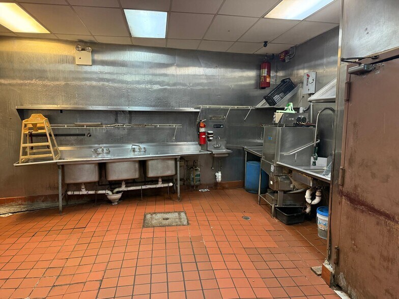 More Photos Of 90 W Main St, Somerville Apartments For Lease