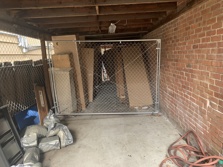 More Photos Of 1514-1516 University Ave, Berkeley Storefront For Sale