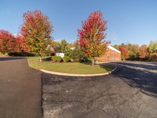 More Photos Of 10 Timberview Ln, Russell Medical For Sale