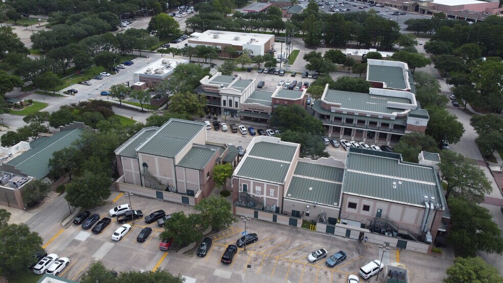 More Photos Of 8 N Main St, Kingwood Unknown For Lease