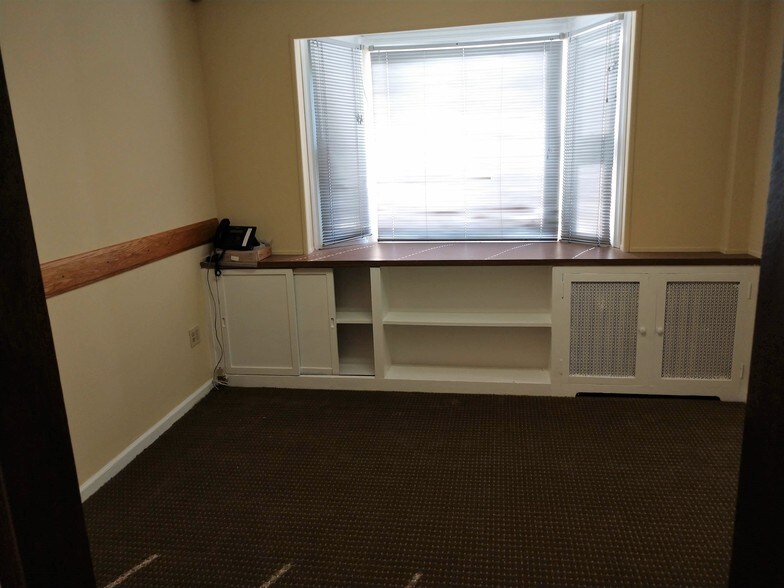 More Photos Of 64 Hilton Ave, Hempstead Office For Sale