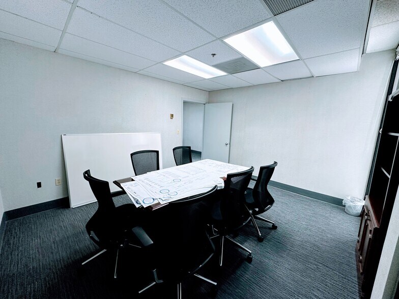 More Photos Of 1110 Brickell Ave, Miami Office For Lease