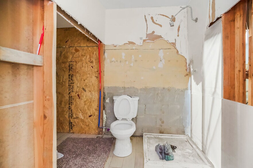 More Photos Of 1022 19th St, Kansas City Office Residential For Sale