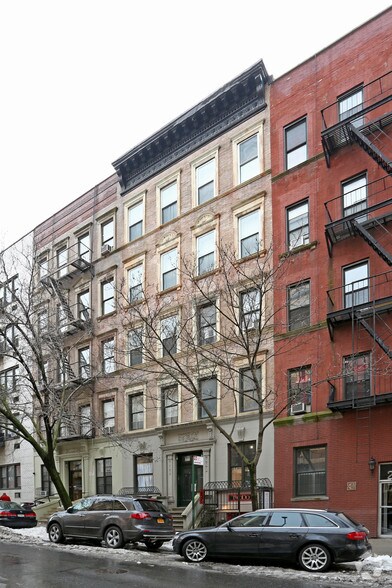 Primary Photo Of 210 W 82nd St, New York Apartments For Lease