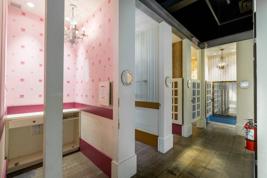 More Photos Of 7500 Lundys Ln, Niagara Falls Unknown For Lease