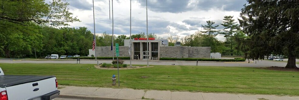 More Photos Of 1900 S Walnut St, Bloomington Manufacturing For Sale